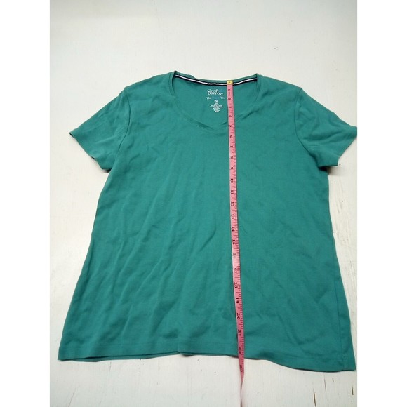 Women's Croft & Barrow Petite The Classic Tee Short Sleeve V-Neck Green  PM - Picture 2 of 5